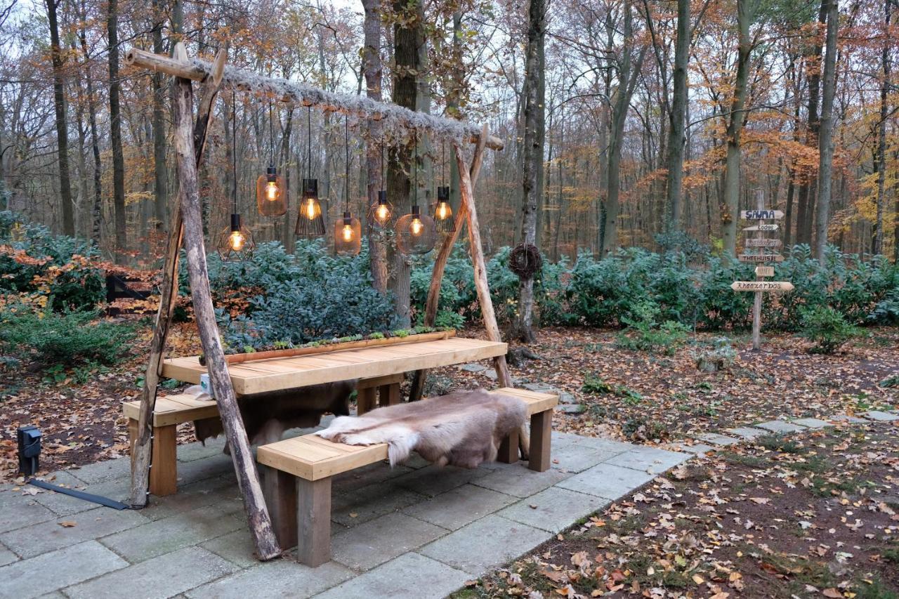 Lodge In Een Bosrijke Omgeving Met Hottub & Sauna Opt Rheezerveen ภายนอก รูปภาพ