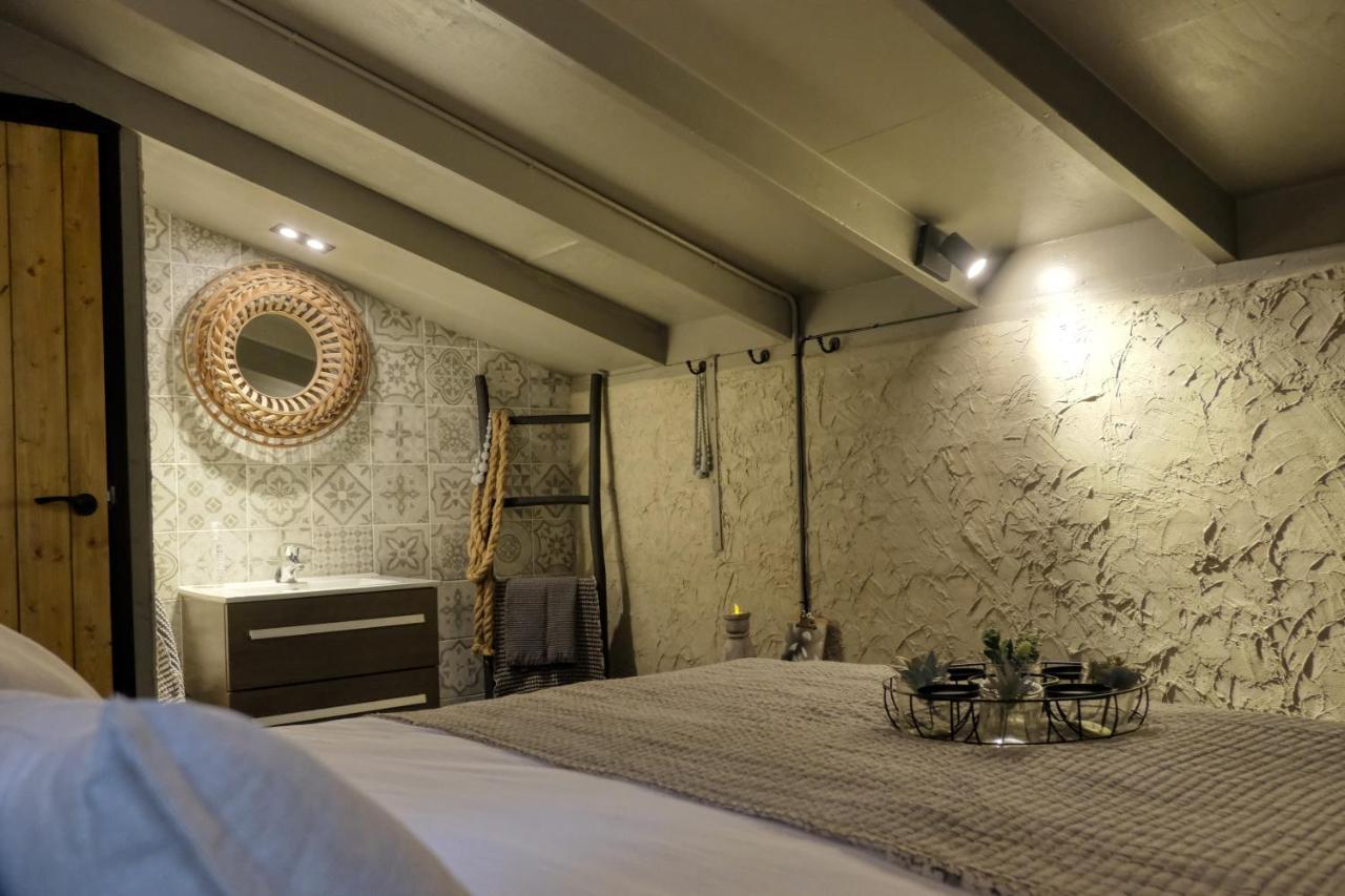 Lodge In Een Bosrijke Omgeving Met Hottub & Sauna Opt Rheezerveen ภายนอก รูปภาพ